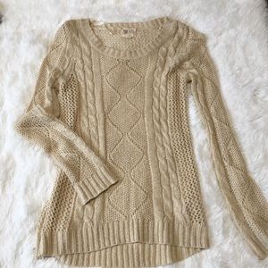 Small cable knit sweater
